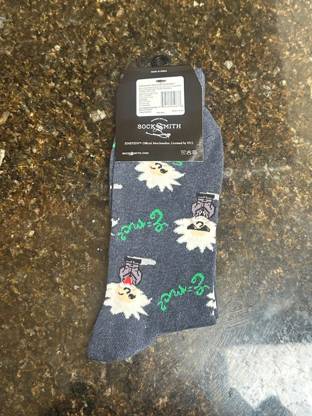 ❤️🆕 SOCK SMITH Men's Novelty Gray Cotton Crew Socks - Albert Einstein Design